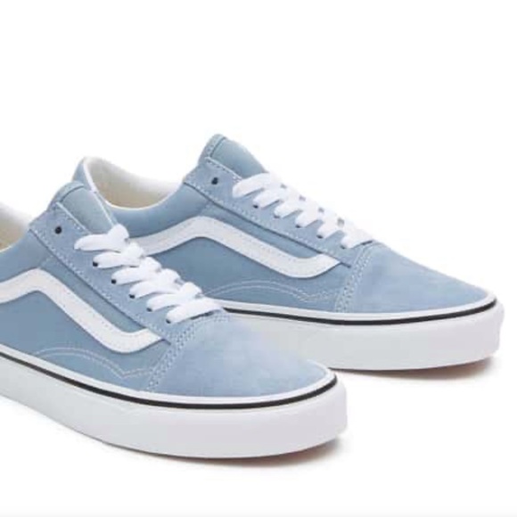 Vans WMNS Old Skool
Color Theory Dusty Blue
VN0007NTDSB Light Blue Sneakers - Picture 3 of 16